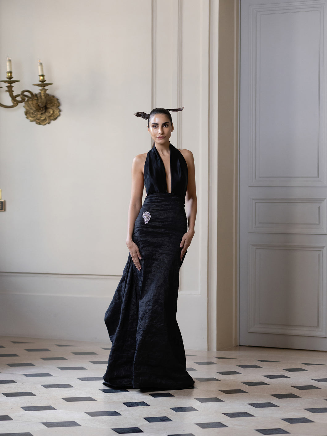 Couture : Sculptured Faroa Halter Dress - Noir
