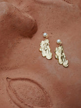 Load image into Gallery viewer, Sirene Earrings - Gold