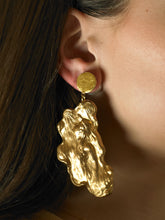 Load image into Gallery viewer, Sirene Earrings - Gold