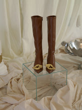 Load image into Gallery viewer, Artisanal Cana Low-Heeled Boots - Marron/Gold