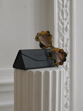 Load image into Gallery viewer, Artisanal Nuage Sunglasses - Ombré Transparant