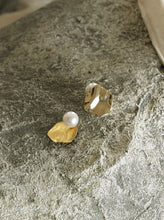 Load image into Gallery viewer, Amaia Stud Earrings - Gold